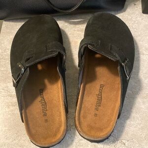 Aquaderm slip on